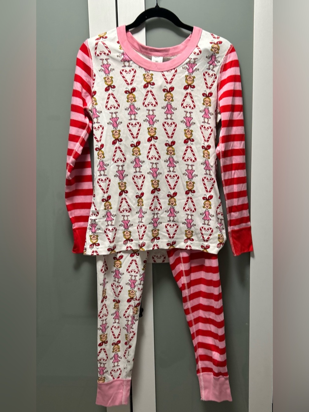 Women's Dr. Seuss Grinch HannaJams Pajama Set Size Medium